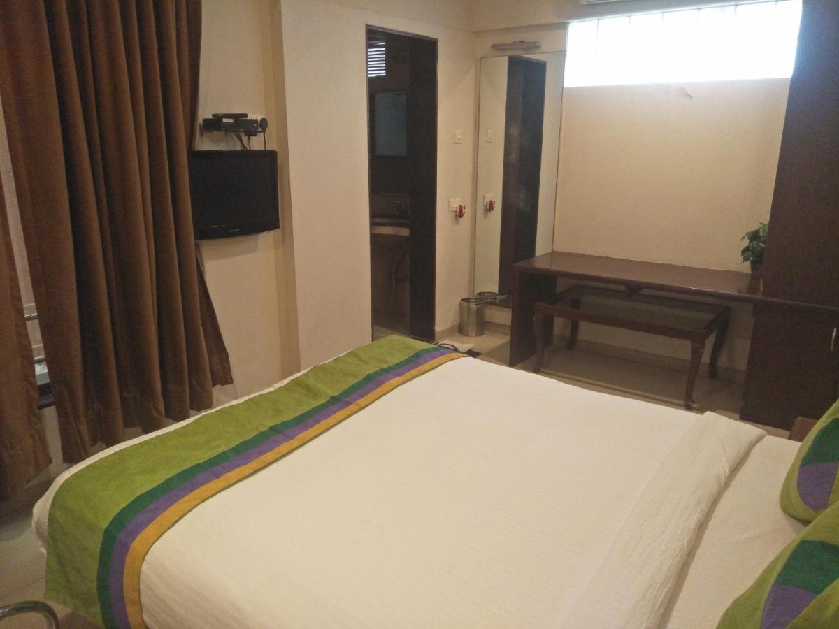 Treebo Trend Hotel Basera Pune Exterior foto