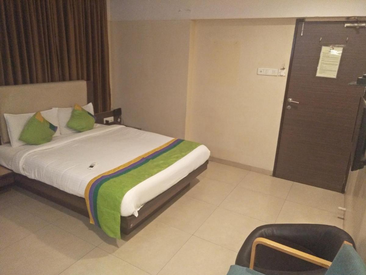 Treebo Trend Hotel Basera Pune Exterior foto