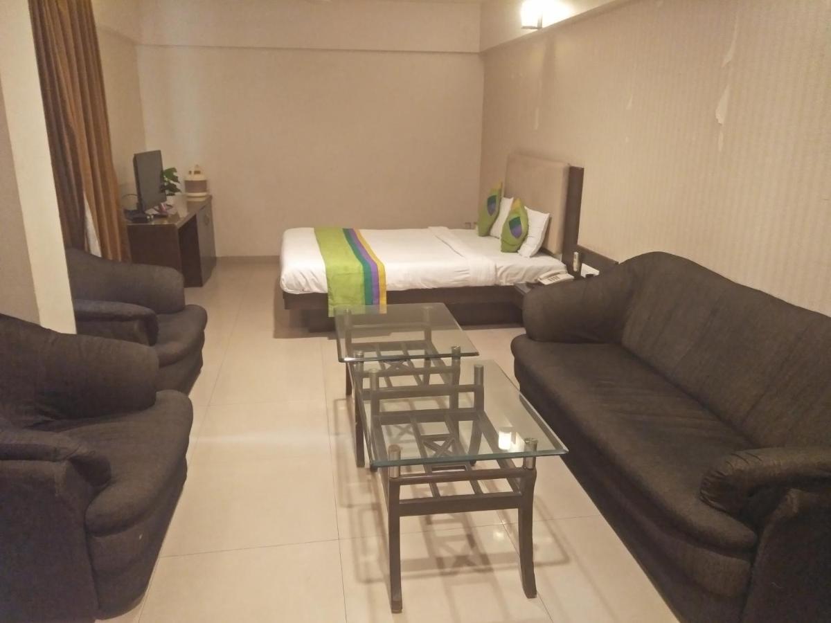 Treebo Trend Hotel Basera Pune Exterior foto