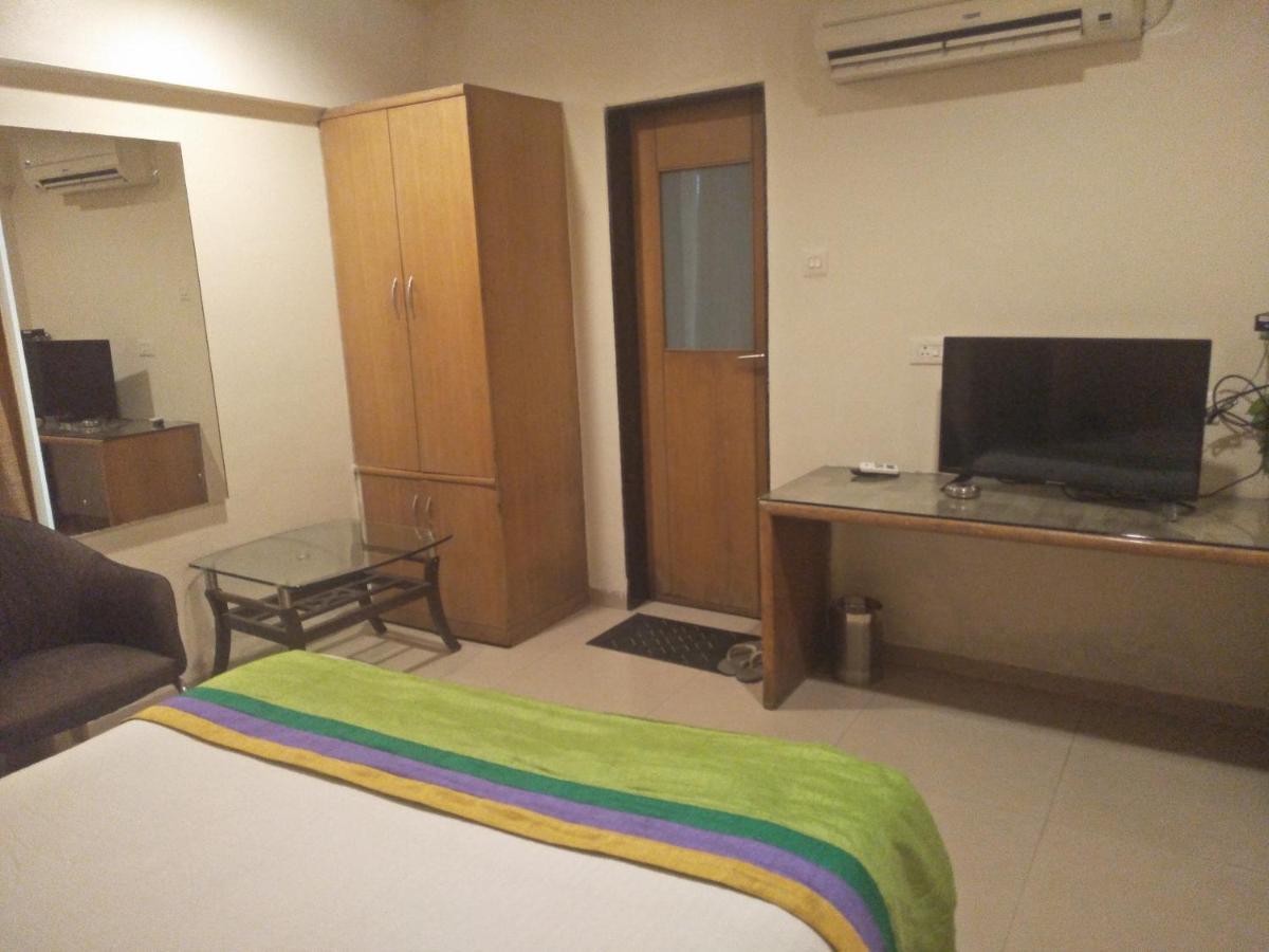Treebo Trend Hotel Basera Pune Exterior foto