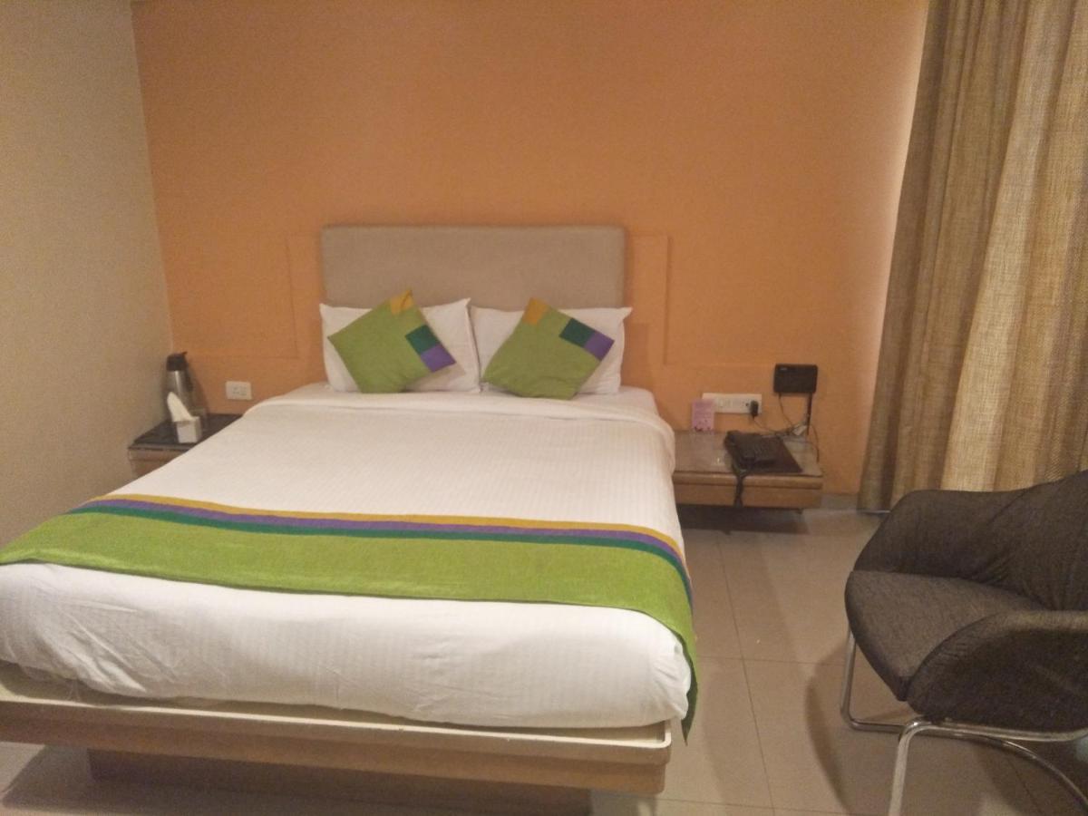 Treebo Trend Hotel Basera Pune Exterior foto