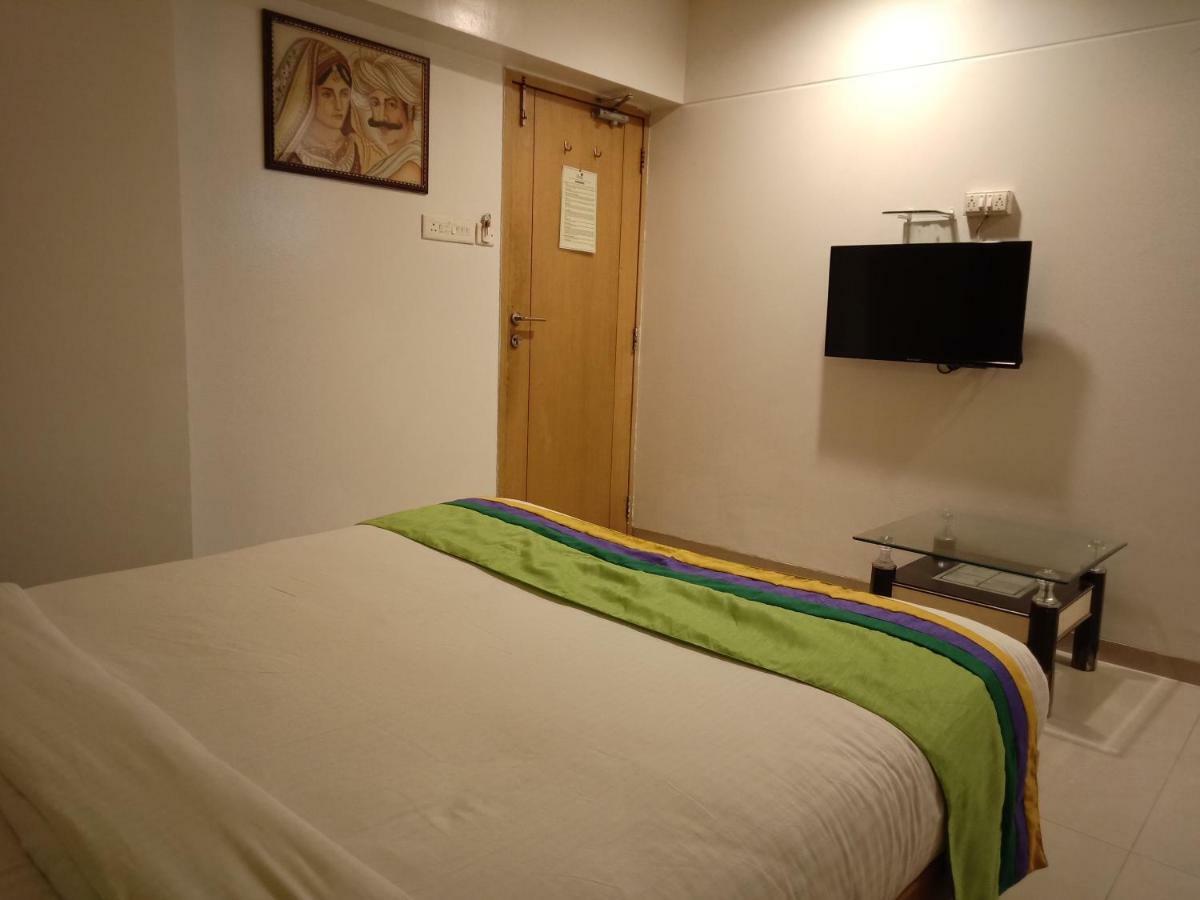 Treebo Trend Hotel Basera Pune Exterior foto