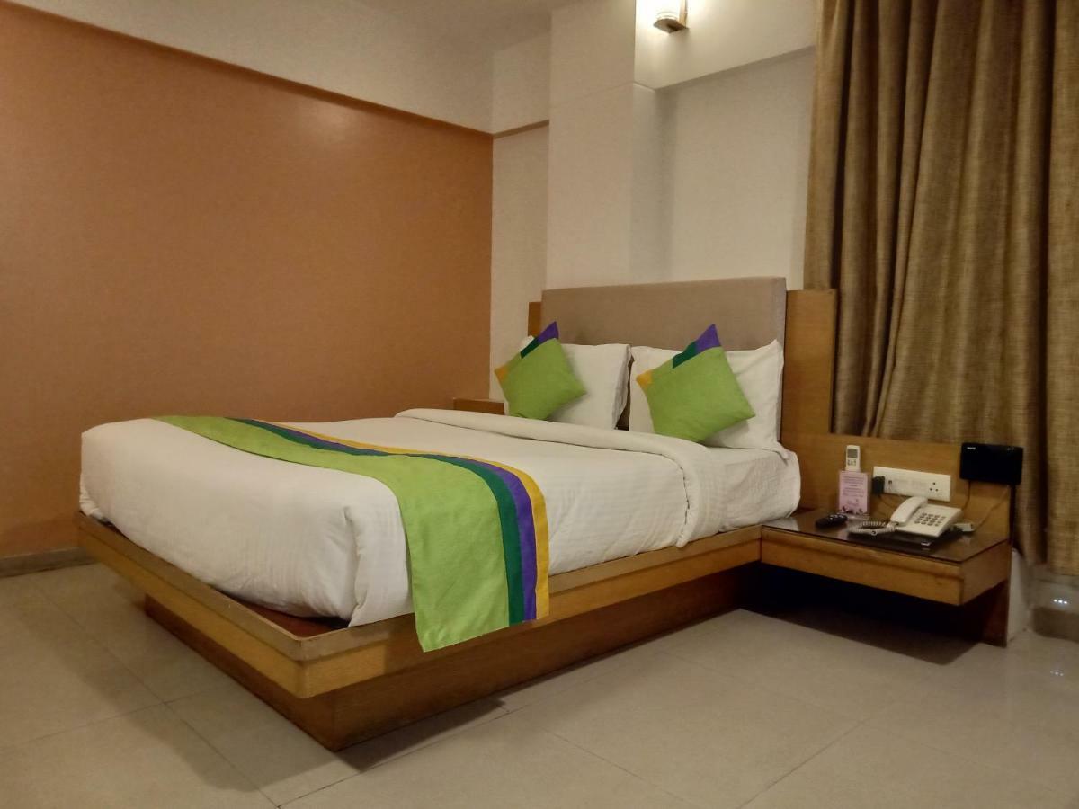Treebo Trend Hotel Basera Pune Exterior foto