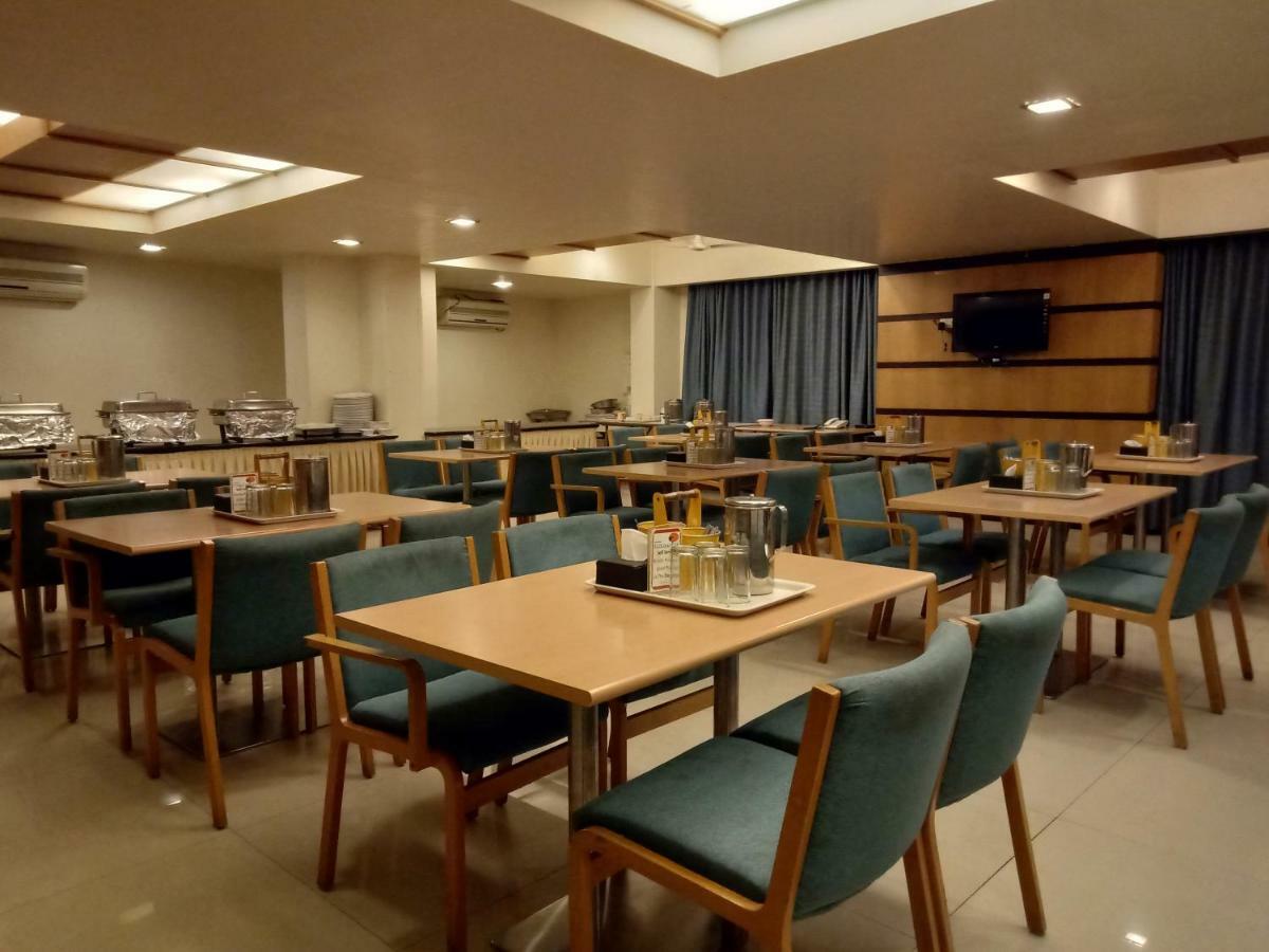 Treebo Trend Hotel Basera Pune Exterior foto