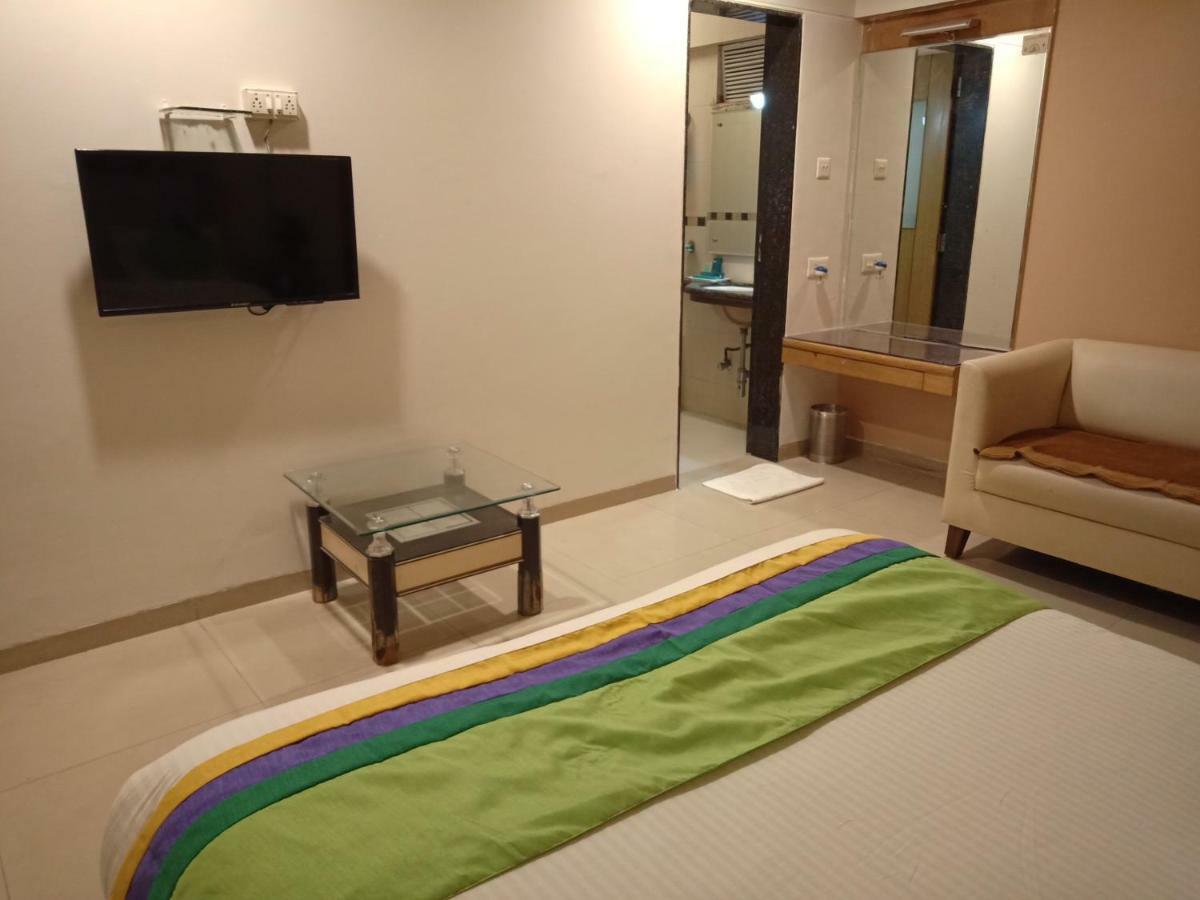 Treebo Trend Hotel Basera Pune Exterior foto